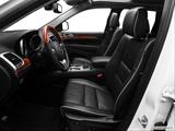  Front seats from Drivers Side photo